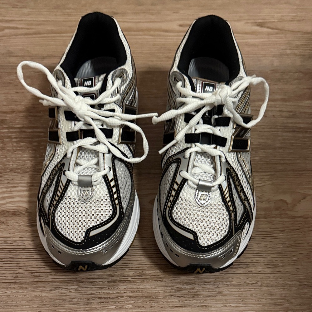 New Balance Black and White Athletic Shoes